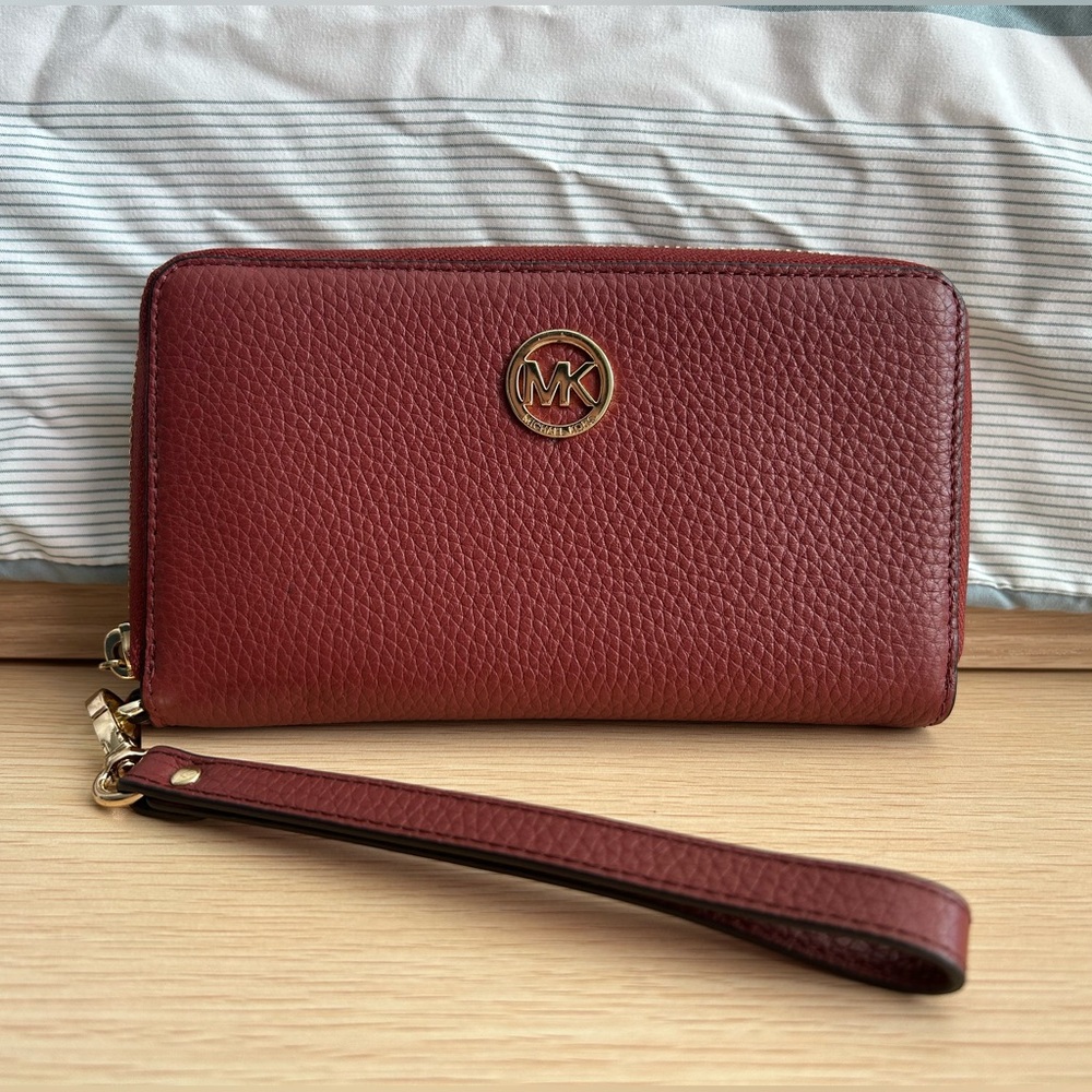 Michael Kors Fulton Continental Wallet Wristlet in Burgundy
